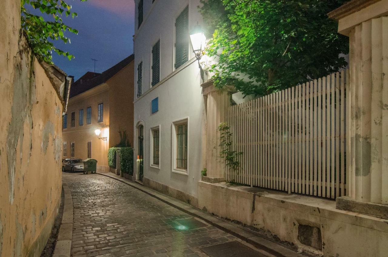 Old Town Tale Apartment Zagreb Ngoại thất bức ảnh