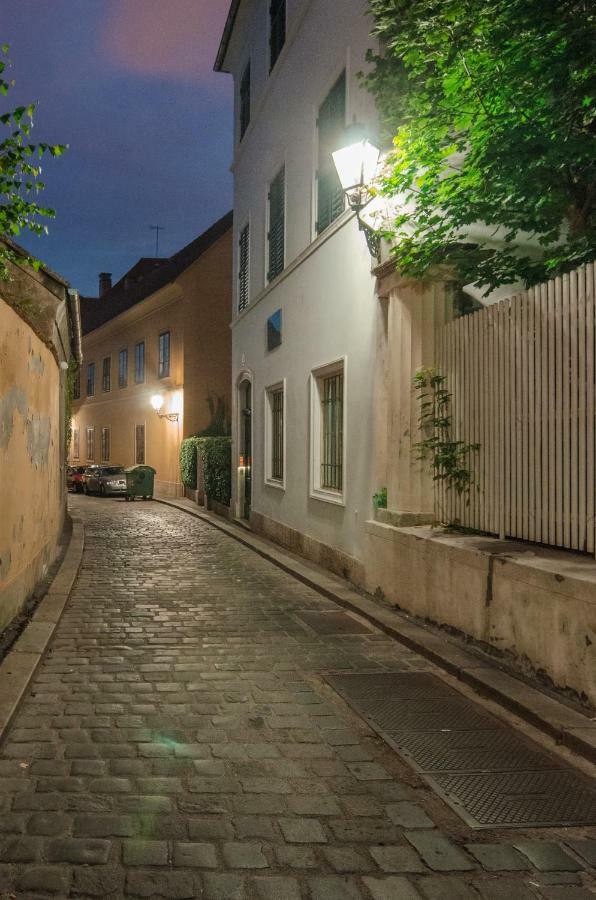 Old Town Tale Apartment Zagreb Ngoại thất bức ảnh